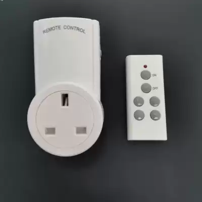 220V high-power wall-piercing wireless remote control switch British Hong Kong remote control socket 13A British standard mobile socket