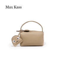 Молочный чай серый, чтобы съесть фасоли, висящие украшения могут пересечь место