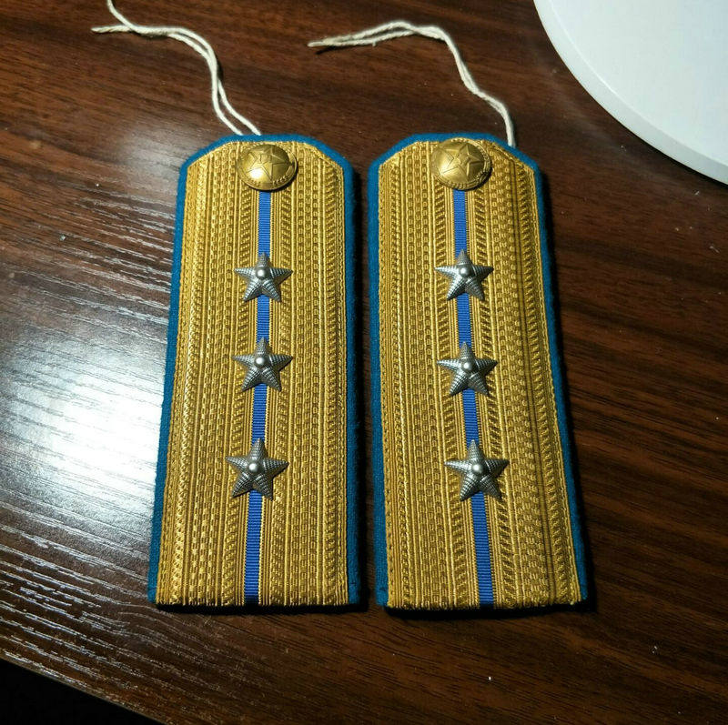 The 55-style empty shoulder of the shoulder.