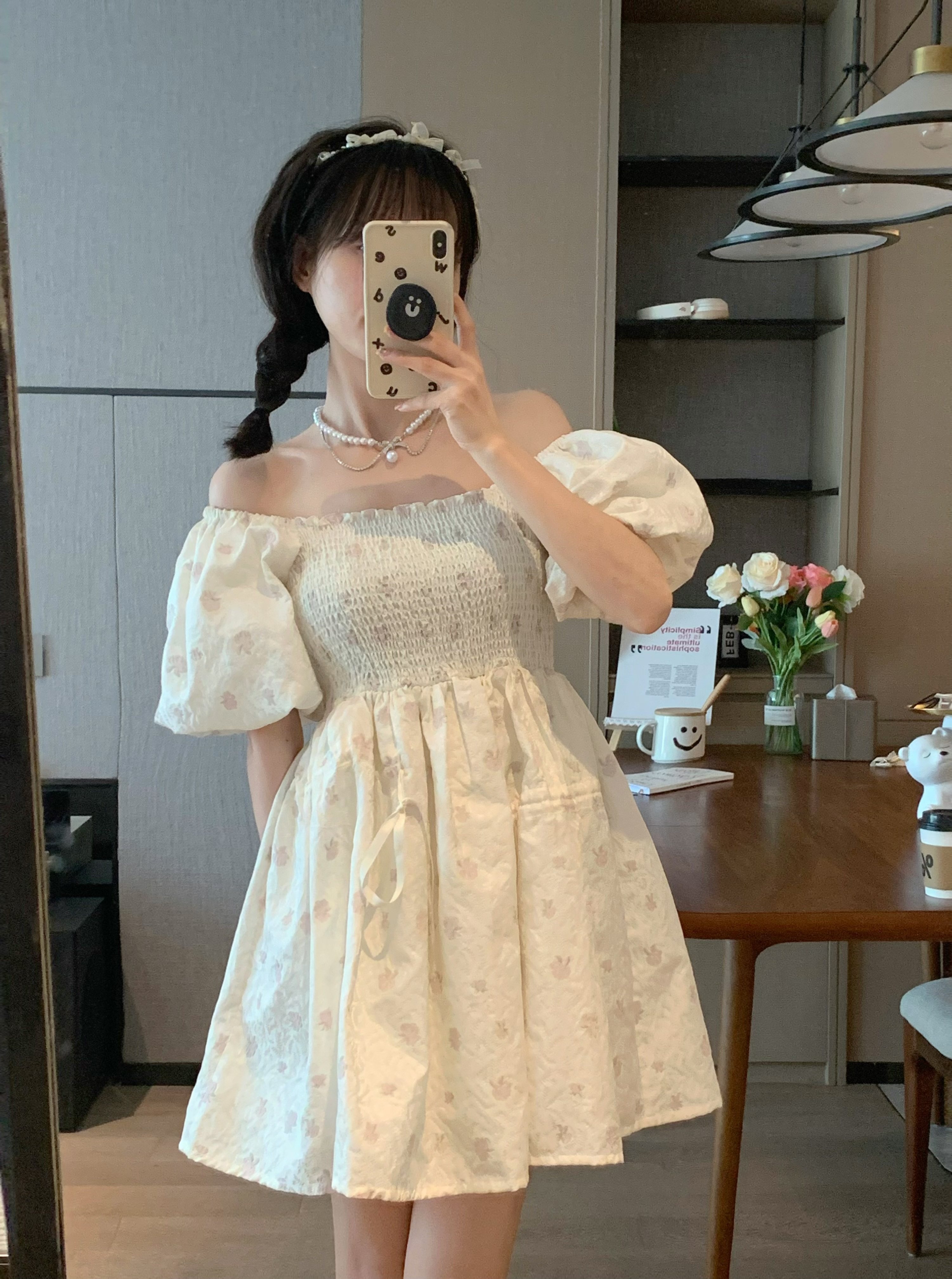 Xiaoyou MONA's high-end heavy craftsmanship does not bump into shirts, dating temperament, romantic florals, waist and slim dress