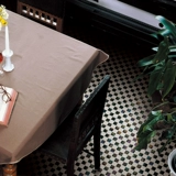 Стеклянная керамическая мозаичная плитка Черно -белая квадратная сетка Кафе Ресторан Ресторан