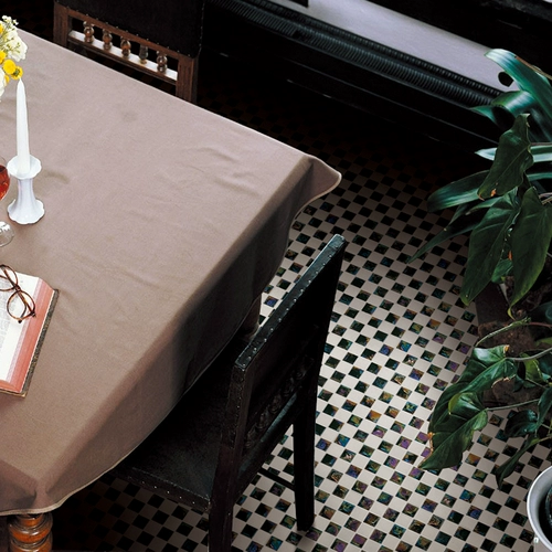 Стеклянная керамическая мозаичная плитка Черно -белая квадратная сетка Кафе Ресторан Ресторан