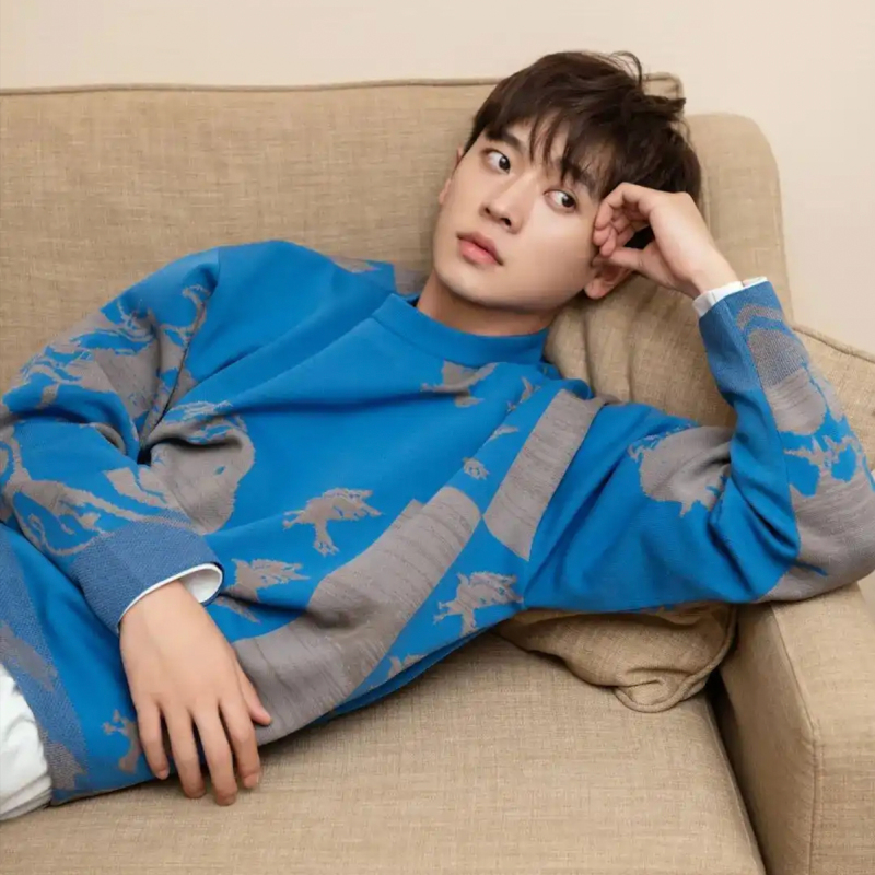 Celebrity-Inspired Men's 100% Pure Cashmere Sweater, New Winter Blue Crew Neck, Youthful Fashion, Loose-Fitting Sweater for Men Celebrity-Inspired Men's 100% Pure Cashmere Sweater, New Winter Blue Crew Neck, Youthful Fashion, Loose-Fitting Sweater for Men