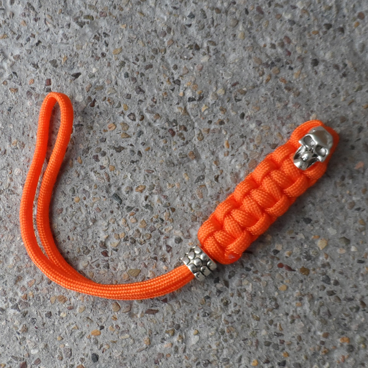 Outdoor seven-core umbrella rope DIY hand knitting car keychain camera hanging fashion knife fall