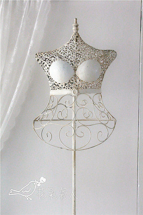 Iron art model rack swing piece to make old shop window display as old retro garden gardening grocery trade sample longhousel