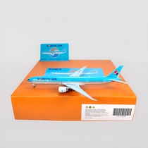 Flaps extended version JC EW477W005A 1:400 Korean Air B777-300ER HL7204
