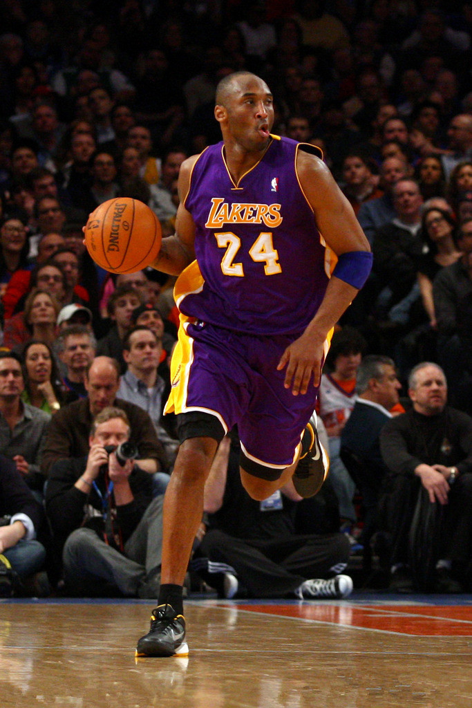 Ngắn khuỷu tay Bryant bóng rổ McGrady Iverson dài cổ tay thở mồ hôi thấm bông bóng đá thể thao an toàn đai bảo vệ đầu gối