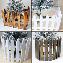 Christmas decorations wooden fence solid wood cylindrical fence large Christmas tree scene layout