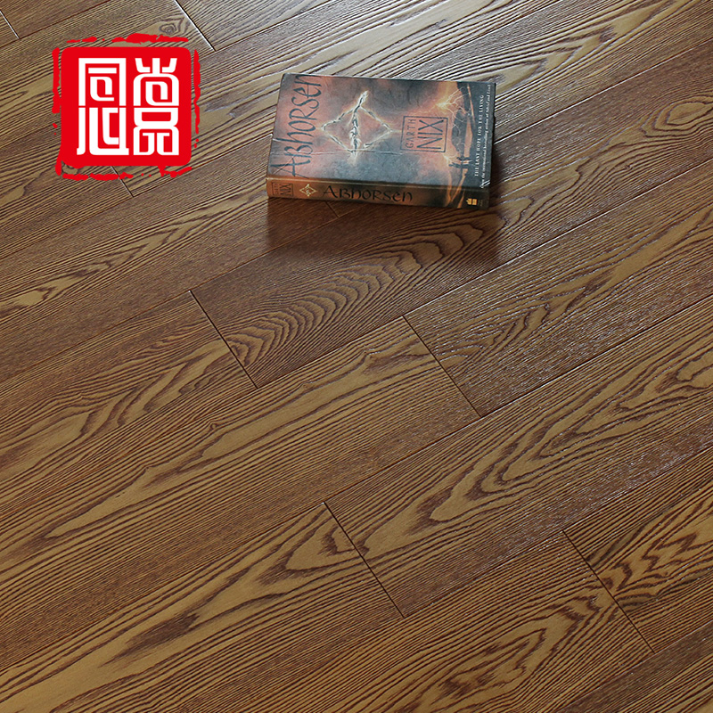 Multi-layer solid wood composite floor large lock white wax wood imitation ancient relief healthy and abrasion resistant manufacturer direct