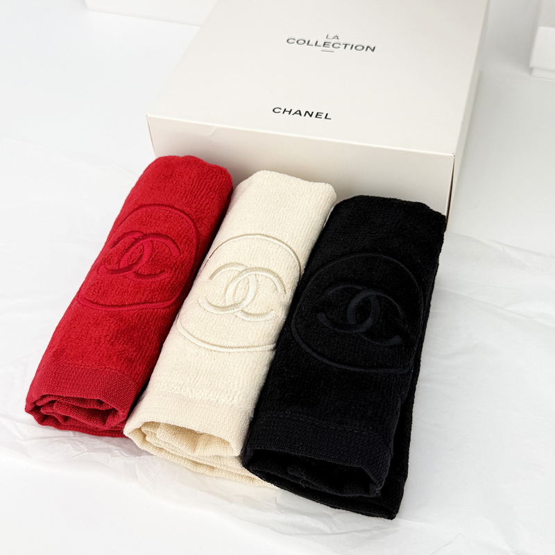 Vip Card Gift Chanel Domestic Beauty Counter Three-Color Towel Embroidered Logo Small Square Scarf