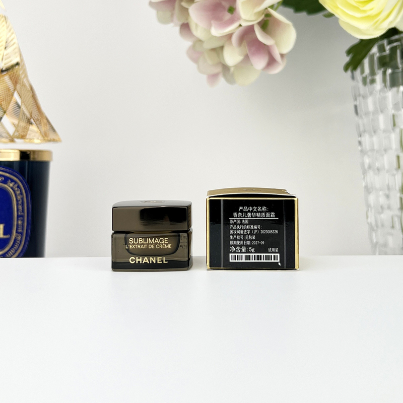 Chanel Luxurious Essence Cream 5g Sample Mini Q Version Black Gold Brick Intensive Repair and Moisturizing Domestic Counter Product Chanel Luxurious Essence Cream 5g Sample Mini Q Version Black Gold Brick Intensive Repair and Moisturizing Domestic Counter Product