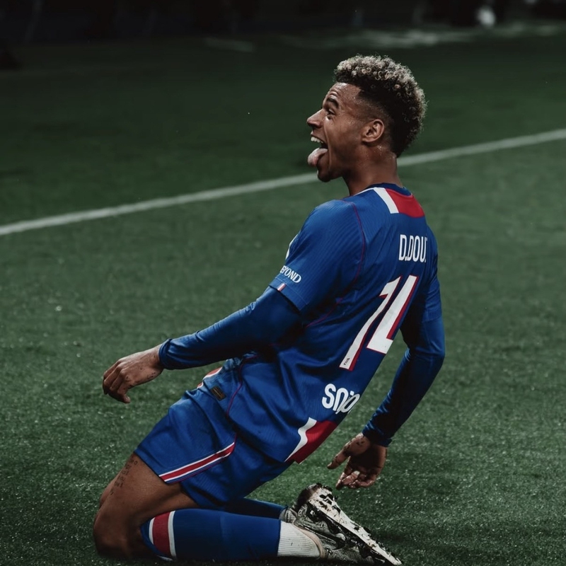 2627 Paris Saint-Germain Home Long and Short Sleeve Jerseys Champions League Dembélé/Doué/Vitinha Player Version Football Uniforms 2627 Paris Saint-Germain Home Long and Short Sleeve Jerseys Champions League Dembélé/Doué/Vitinha Player Version Football Uniforms