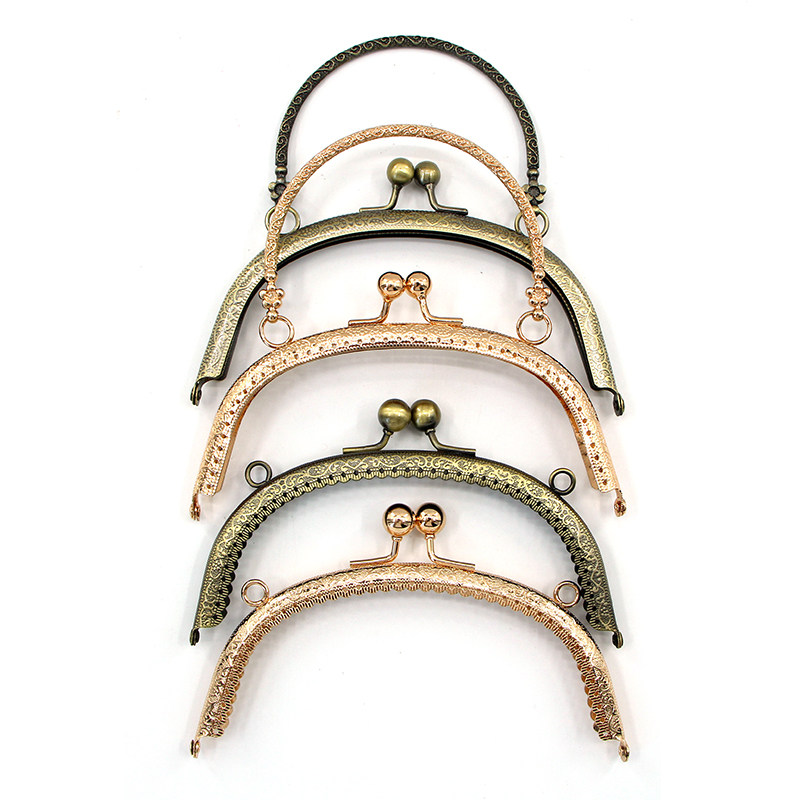 16.5cmの湾曲したエンボス加工のコインパースハンドルDIYクラフトキット。ハンドルとコインパースアクセサリー、型紙が含まれています。