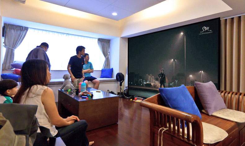 Máy chiếu siêu ngắn được sử dụng Máy chiếu gia đình Hitachi A83 HD wifi1080P3D