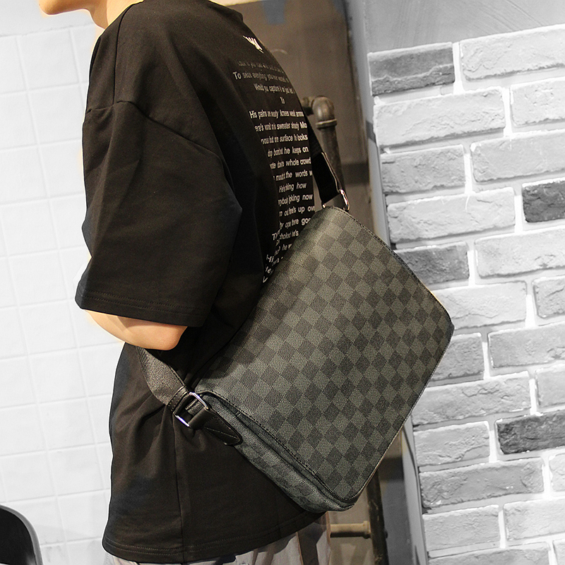 Leather fashion men's envelope shoulder bag flip horizontal plaid leather diagonal bag document bag ipad diagonal bag