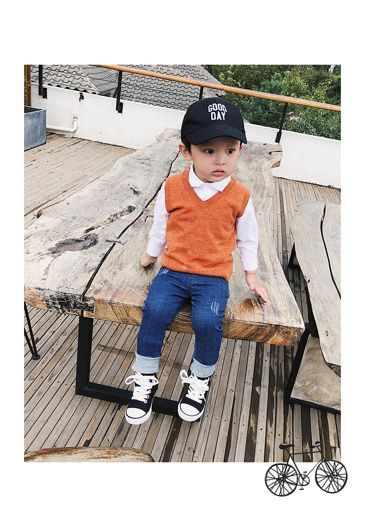 Áo len dệt kim cho bé trai 2018 mới mùa thu chữ V cổ áo phiên bản Hàn Quốc của bé đan vest 3 áo khoác bé trai