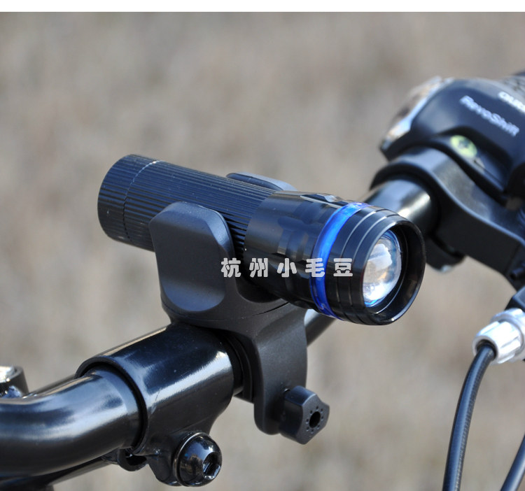 Lumière vélo - phare - Ref 2398223 Image 4