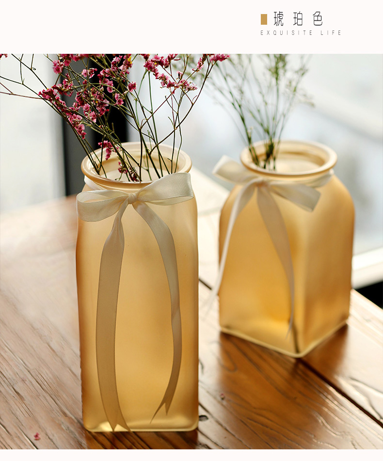 Màu thủy tinh mờ bình ruy băng châu Âu để bàn chèn hoa khô bình thủy canh phong phú tre lily trang trí hoa - Trang trí nội thất phụ kiện trang trí phòng ngủ