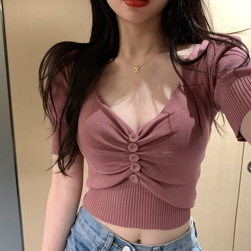 Hong Kong Style Retro Sexy Low-Cut V-Neck Short-Sleeved T-Shirt Women's Top 2026 New Spring and Summer Fashionable Outerwear Knitwear Trend