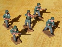 In stock] 1: 72 l_le model resin WWII German Infantry Assault Squad 5 soldier suit