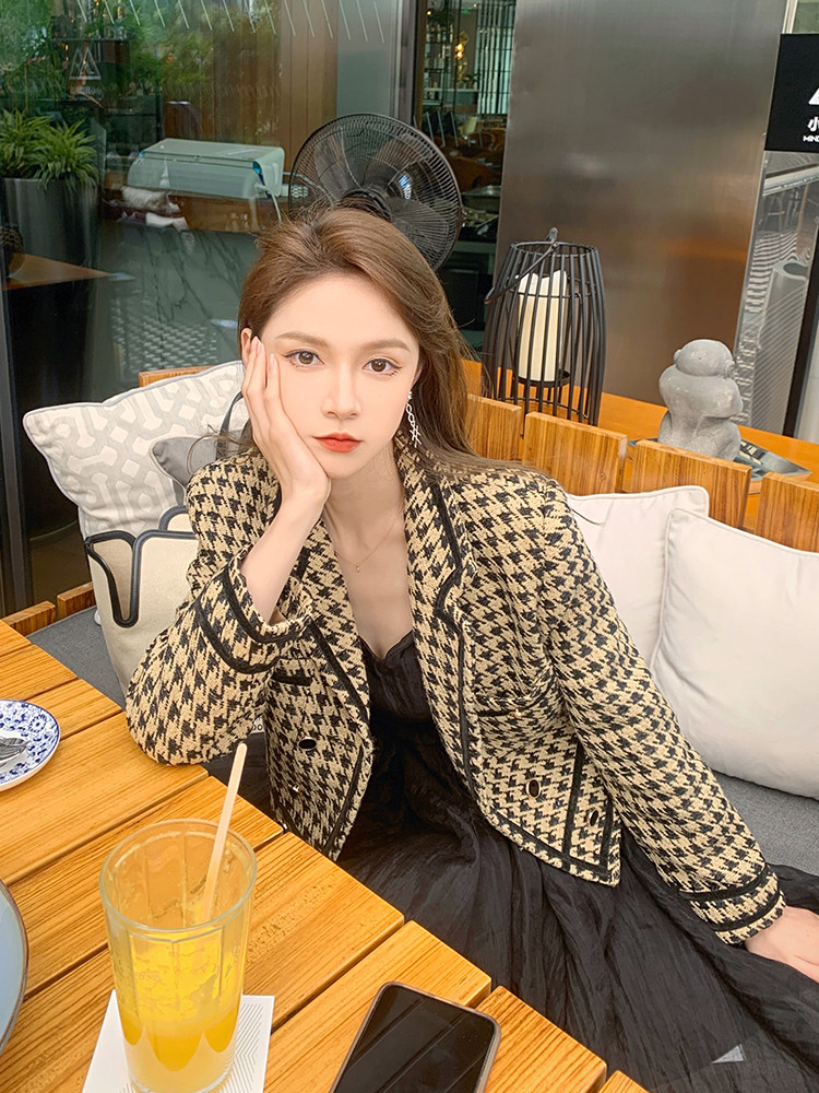 Wicker Three-three heavy work light extravaganza with small and fragrant wind jacket Female Thousand Birds Coarse Flowers Famous for Ehime Temperament Autumn Winter Short blouses