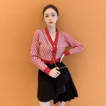 Liu Sansan V neck Plaid Knitted Cardigan Short Long Sleeve Slim Slim Sweater Female 2021 Early Autumn New Top