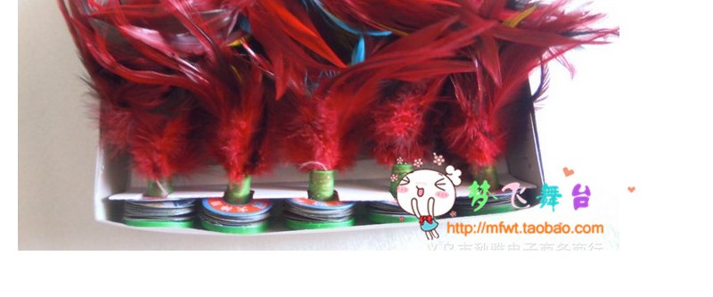 Một hộp lớn condor lông nhiều màu lông lớn bọ cạp trò chơi với bọ cạp gân bò dưới đáy chống bán buôn lớn - Các môn thể thao cầu lông / Diabolo / dân gian quả cầu đá lông công