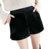 Quần short nữ mùa thu đông 2018 phiên bản mới của Hàn Quốc eo cao một chữ rộng chân len vàng mặc dày hơn giản dị giảm béo quần sooc nhung Quần short