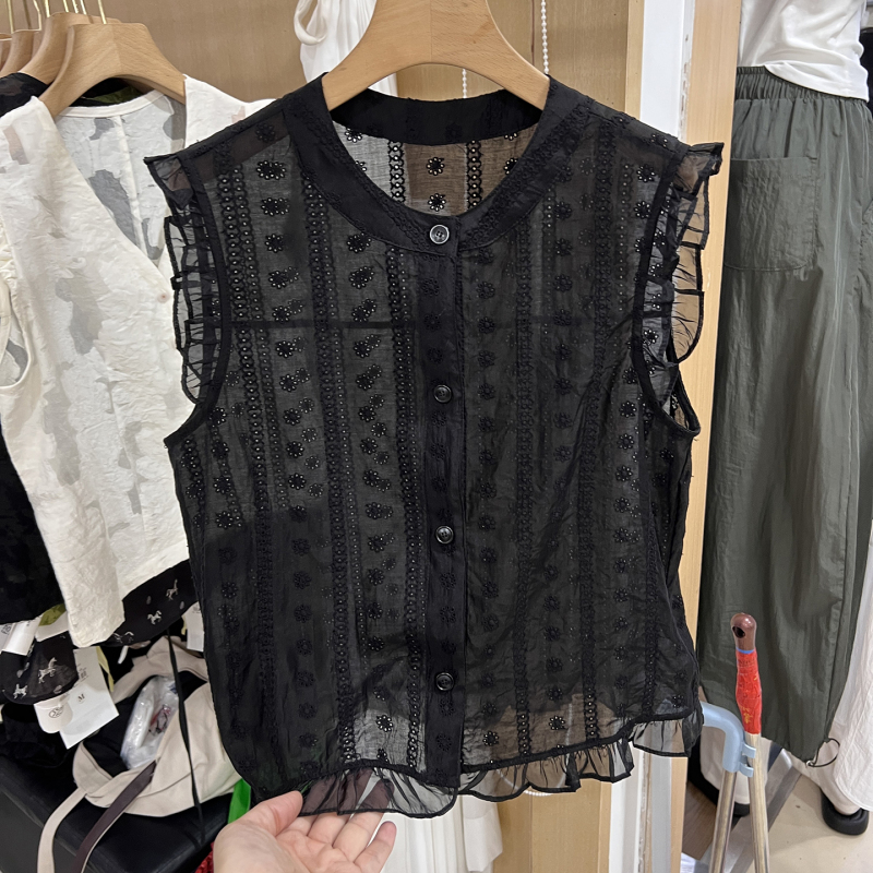 High-End Hollow Lace Sleeveless Shirt for Women, Summer 2026 New Style, Slimming, Versatile, Lightweight and Breathable Top