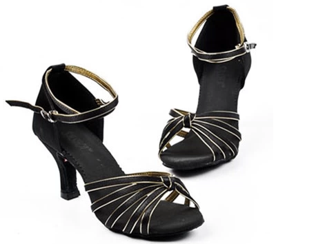 三莎 Женская латиноамериканская танце