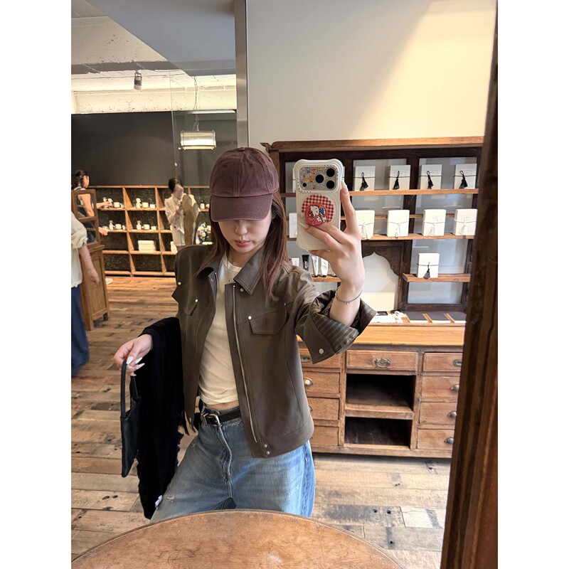Seven Also Has a Misty Rubberized Suede Leather Jacket, a Simple Slimming Casual Top and Jacket for Women, New for Autumn 2026