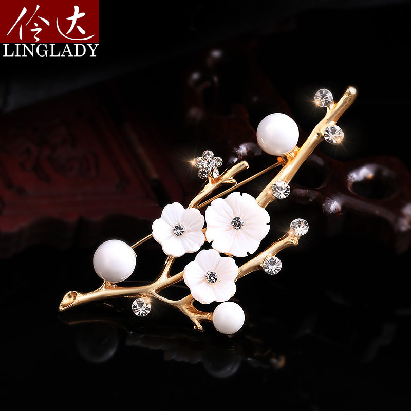 European and American oval brooch brooch cardiothoracic retro imitation pearl shawl Shoulder Clasp Temperament Brief summer cardiothoracic clasp