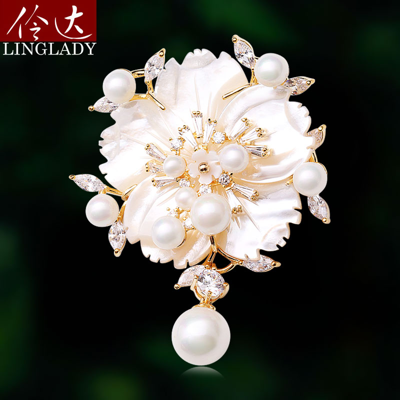 The Lingda Ornament European And The European Retro Famous Yuan Temperament Shell Flower Brooch Brooch Brooch Brooch With A Micro-Inlaid Shawl Buttoned Pin