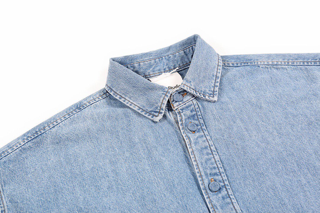 Джинсовая рубашка as denim button-up shirt as 水洗牛仔衬衫