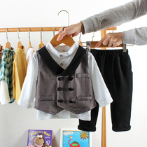 Boy baby suit three-piece set spring and autumn new trendy childrens short vest clothes 1-year-old infant catch Zhou Li foreign style small 3