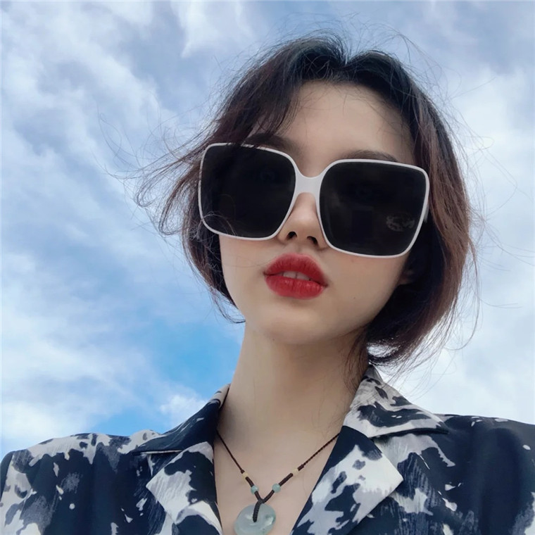 Retro frame square sunglasses female green frame sunglasses network red hundred sun shade round face appear thin tide fashion