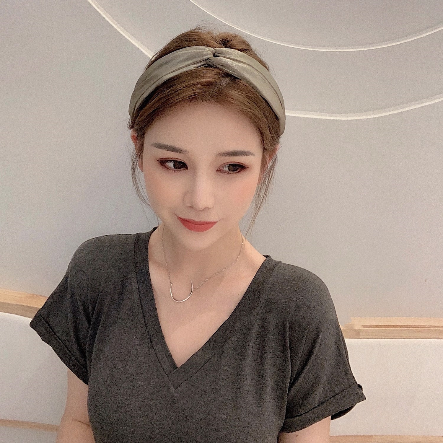 Hair Hoop Woman Cute Extra-wear Bunch Hair lead Accessories Outside 100 100 Lap Net Red Anti-Slip Pure Color Bright Silk Wide Side Cross