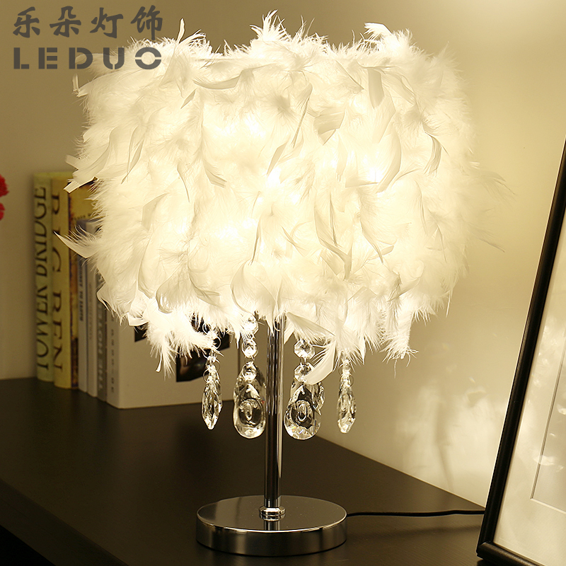 Creative modern minimalist bedroom bedside lamp princess wedding room celebration crystal feather table lamp remote control dimming decorative lamps