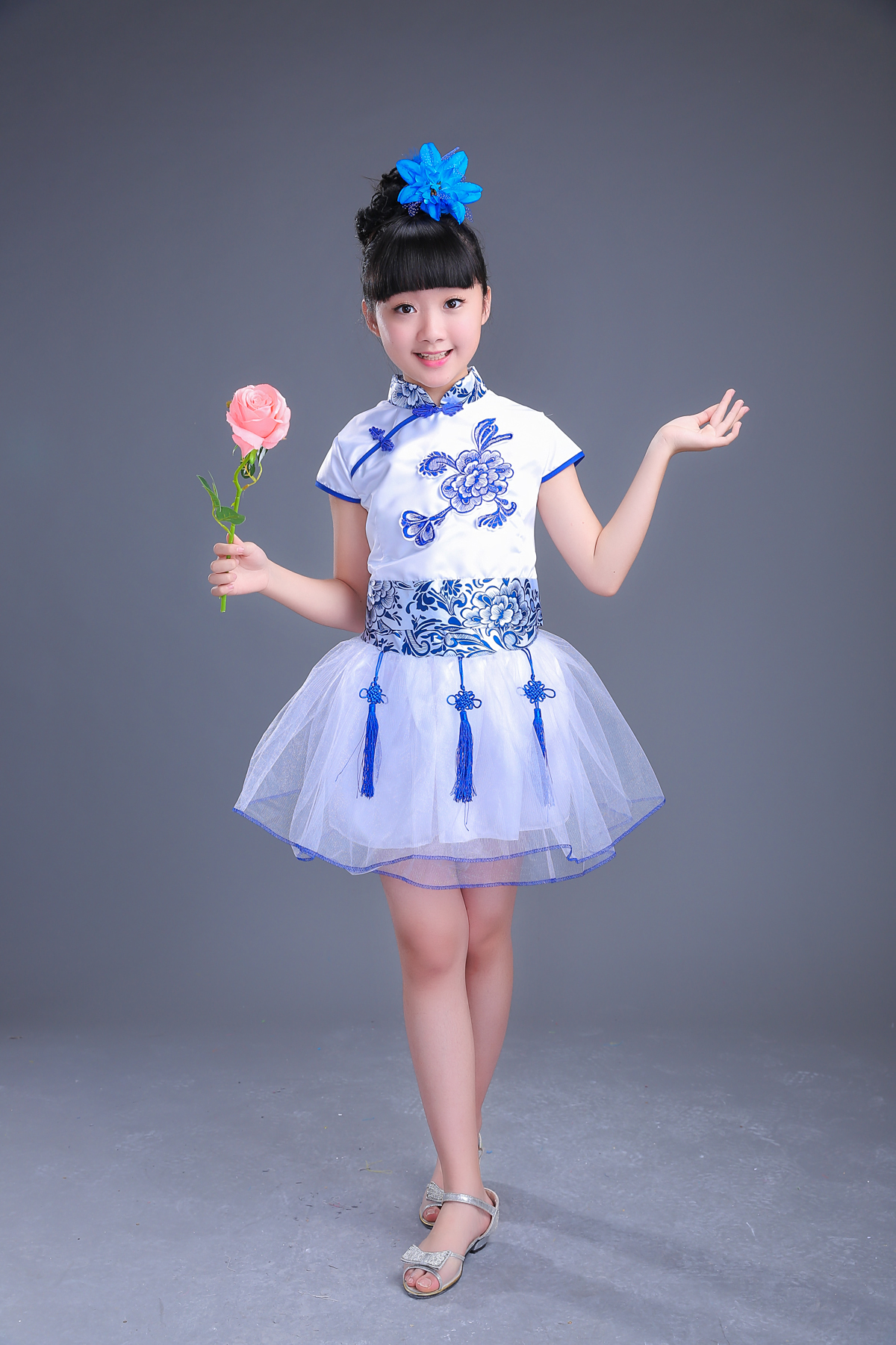 Quần áo múa sứ màu xanh và trắng Tang thơ mới trang phục ca hát trai gái Tang Shi biểu diễn mẫu giáo thơ cổ trang phục biểu diễn sân khấu cho bé