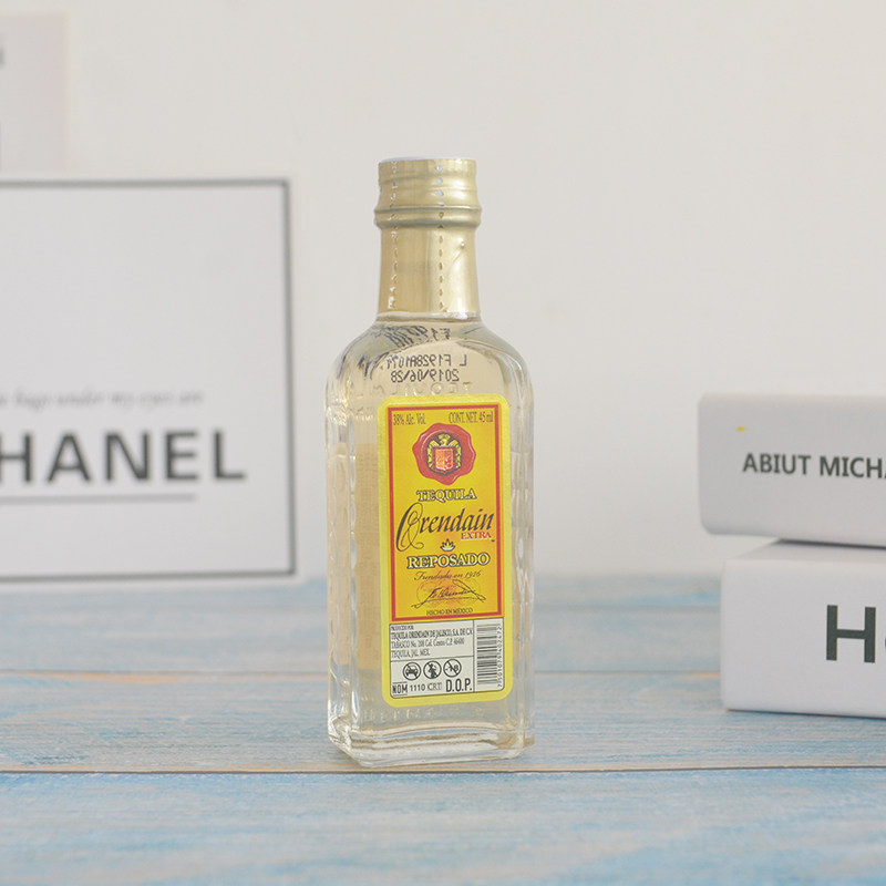 Eurobonda Little Wine Edition 45ml gold tablet 38 % Vol small bottle baking decoration and wine collection