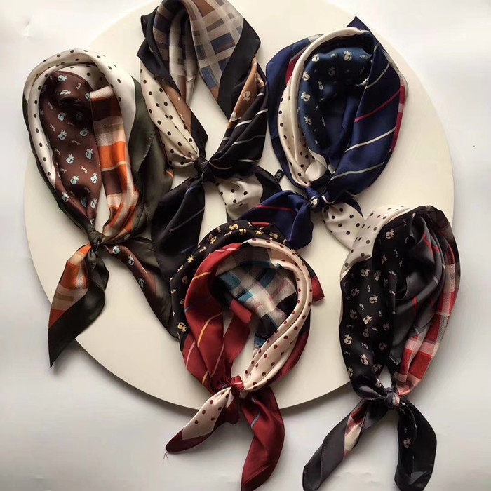 Close your eyes and shoot 2 specials, new products, high-end foreign style, celebrities, versatile square silk scarves
