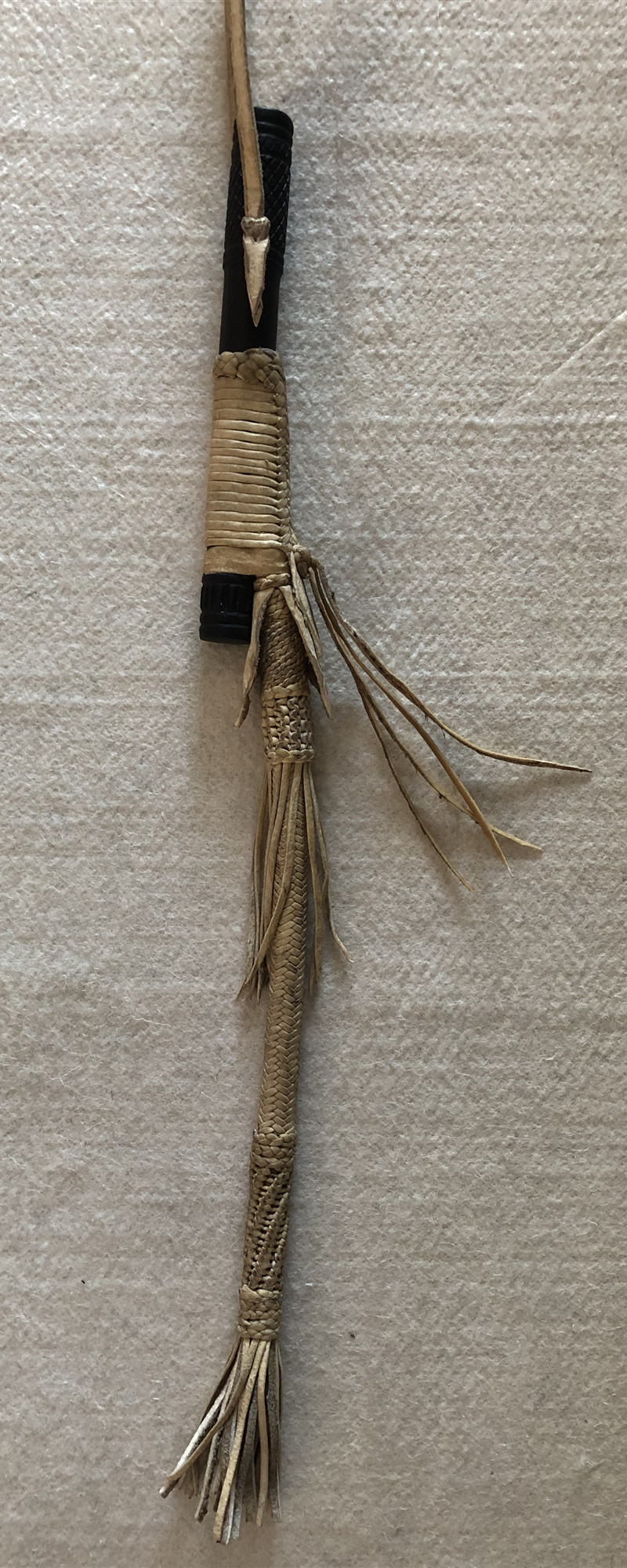Red wood Umu handmade lettering genuine leather horse whip New pasture traditional horse with white