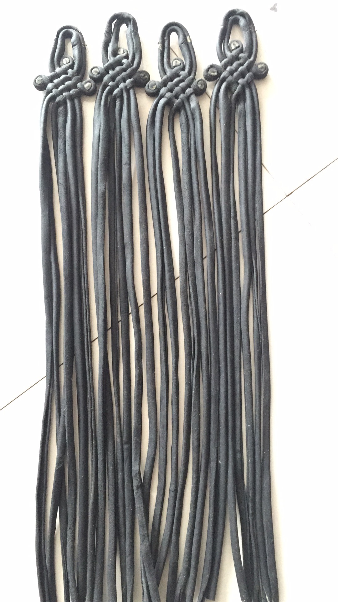 Hand-woven black piggyle