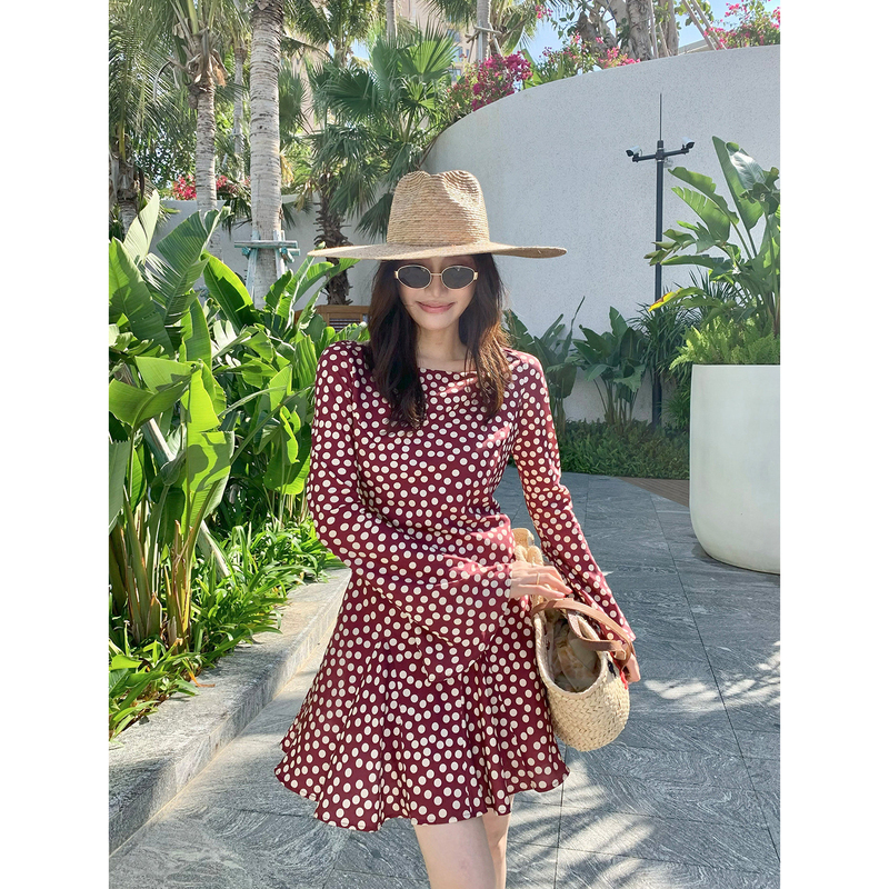 French Resort Style 100 Mulberry Silk Red Polka Dot Waist Slimming A-Line Dress for Women