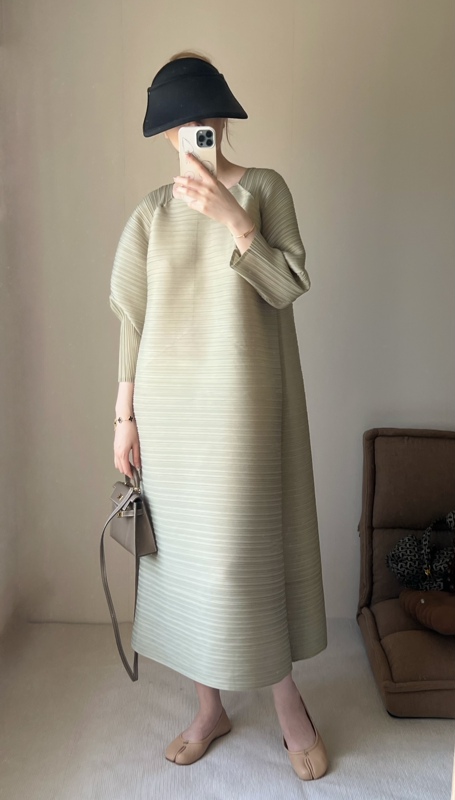 Tvtv Retro Style ~ Pleated Sage Green Palace Puff Sleeve Loose Oversized Maxi Dress for Pregnant Women