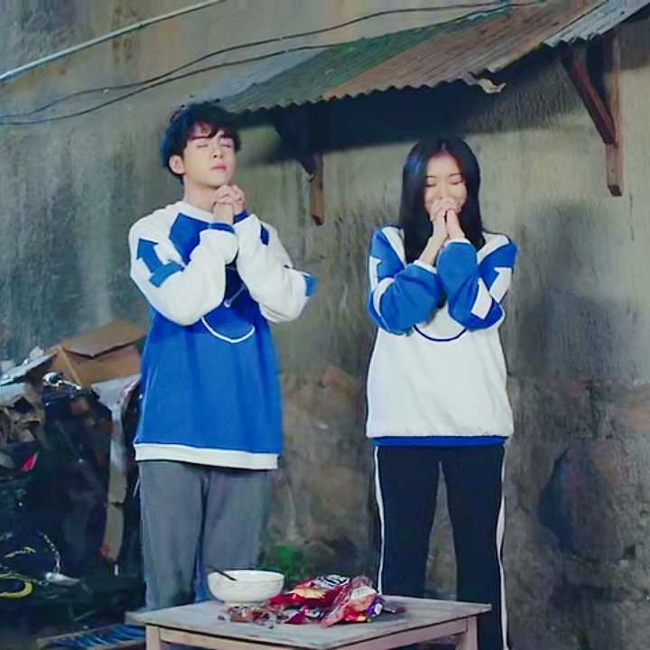 Tôi sẽ đưa anh trai của tôi đi khi lần thứ hai cos cặp vợ chồng CN Qian Zengyi với quần áo trên áo len anh chị em quần áo nữ