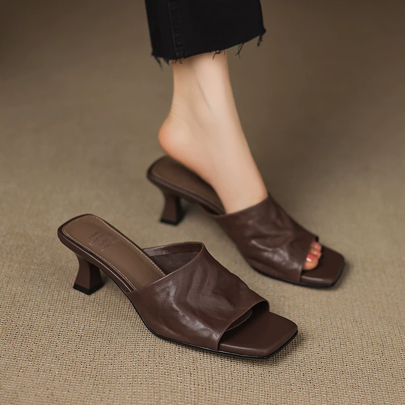 Soft Sheepskin Retro Slip-On Slippers 2026 Summer New Style Mules for Outdoor Wear, Slip-On Soft-Soled Stiletto Sandals for Women