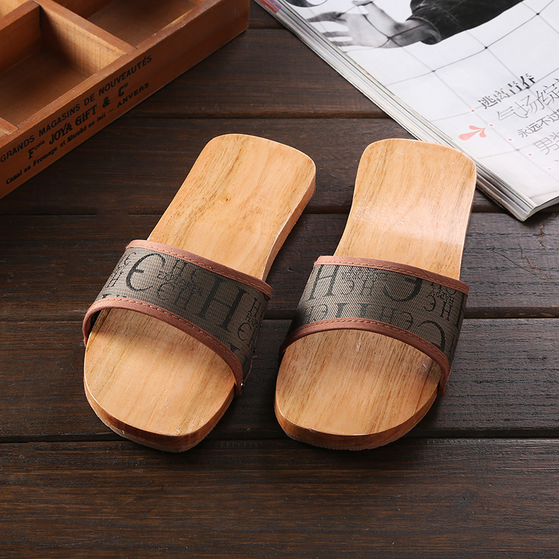 Special Offer Non-Slip Men's Japanese-Style Wooden Clogs Slippers, Fashionable Wooden Flip-Flops Clogs, Studded Wooden Shoes for Men
