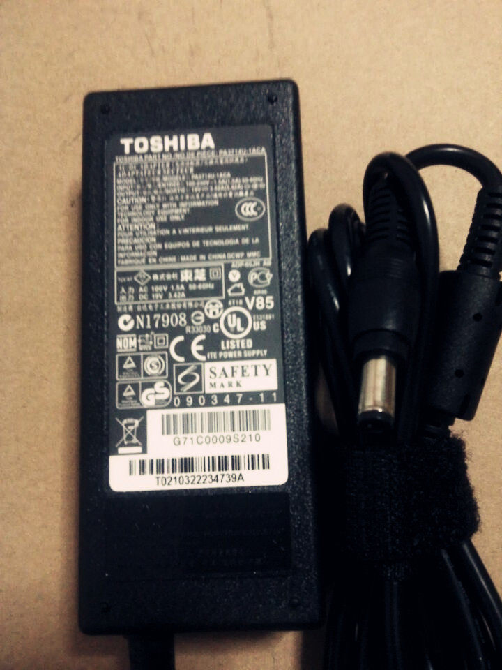 Apply Toshiba 19V 3 42A laptop power adapter R700 L600 522 C600D charger