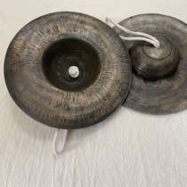 32 hats copper hairpin old-fashioned 30 black cymbals 28 hats medium 24 copper cymbals centimeter cymbals two large straw hats bronze 26 old